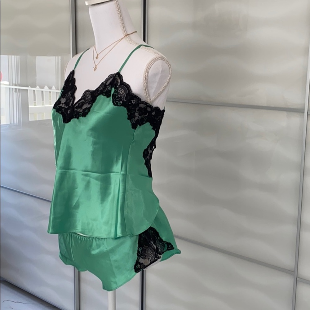 2/$30 🍀 Satin Pajama Set 🍀